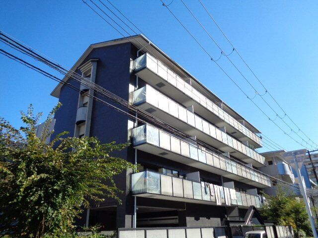 拡大写真：吹田市江坂町１丁目 3階304の外観写真（昼）