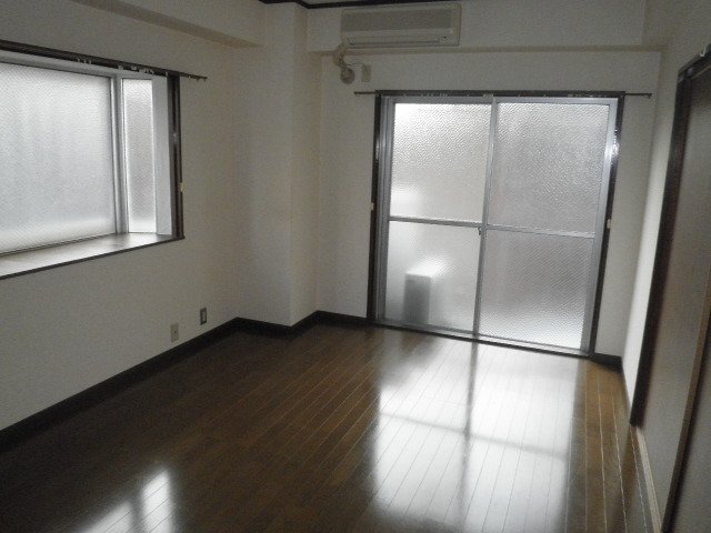 拡大写真:第一山本マンション 4階401のリビング