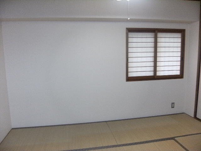 拡大写真:吹田市江坂町1丁目 7階705の和室