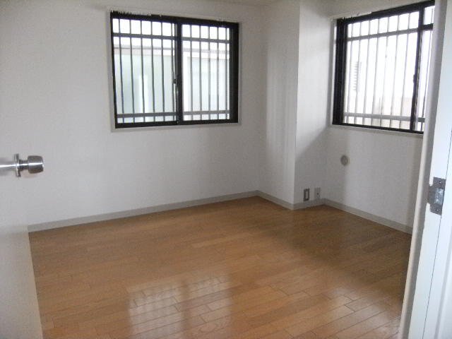 拡大写真:吹田市江坂町1丁目 7階705の洋室
