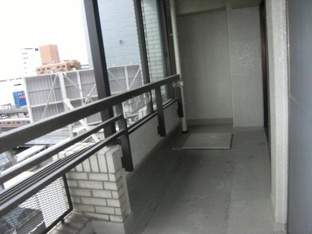 拡大写真:吹田市江坂町1丁目 7階705のバルコニー