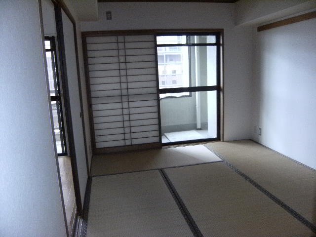 拡大写真:吹田市江坂町1丁目 7階705の和室