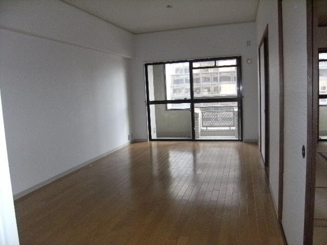 拡大写真:吹田市江坂町1丁目 7階705のLDK