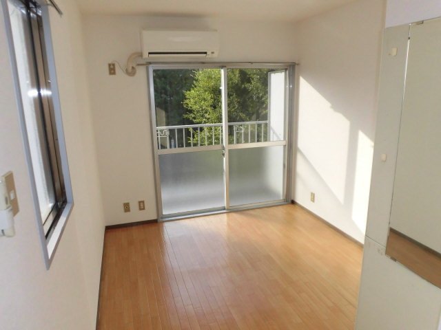拡大写真：リバティ江坂 3階304の室内