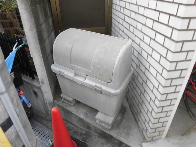 拡大写真：リバティ江坂 3階304の共有部分