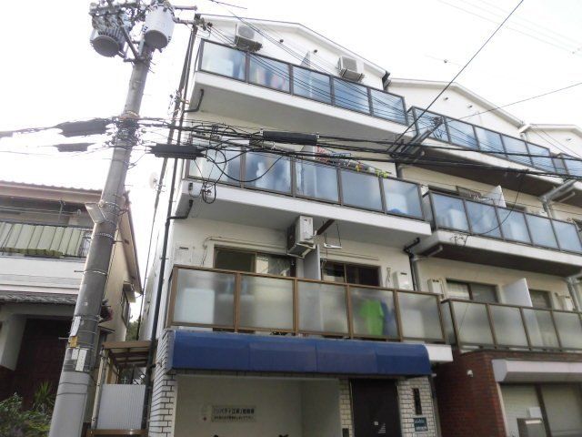 拡大写真：リバティ江坂 3階304の外観写真（昼）