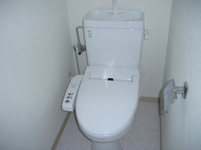 拡大写真:ドライバウム江坂 5階502のトイレ