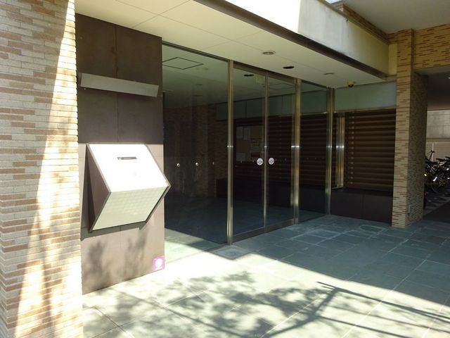 拡大写真：ドライバウム江坂 5階502の外観写真（昼）