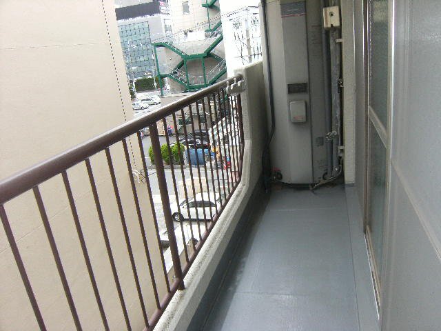 拡大写真:吹田市江坂町1丁目 5階504のバルコニー