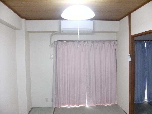 拡大写真:吹田市江坂町1丁目 5階504の和室