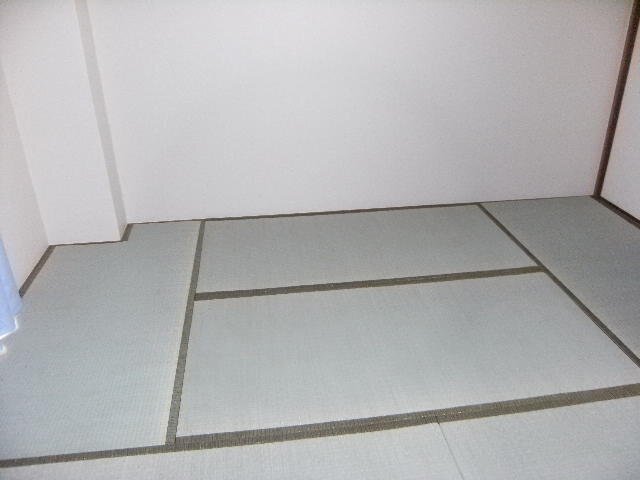 拡大写真:吹田市江坂町1丁目 5階504の和室