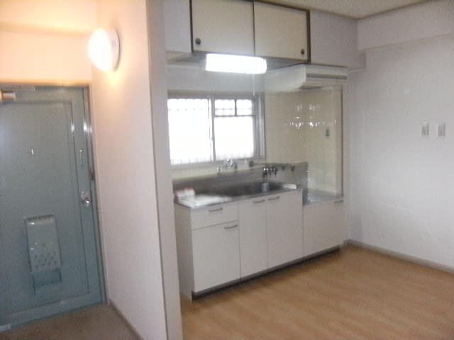 拡大写真:吹田市江坂町1丁目 5階504のキッチン
