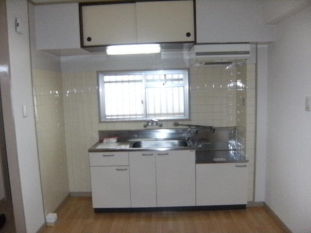 拡大写真:吹田市江坂町1丁目 5階504のキッチン