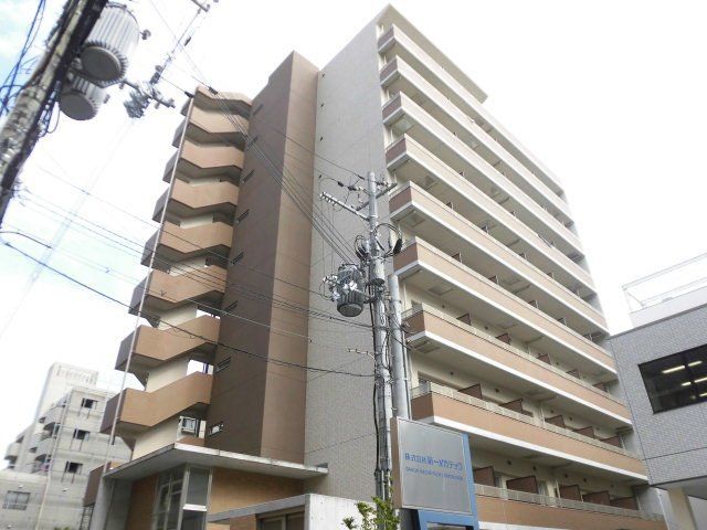 拡大写真：吹田市江坂町１丁目 2階205の外観写真（昼）