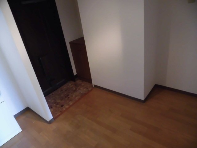 拡大写真：コアロード桃山台 5階506の玄関