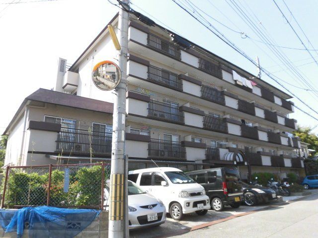 拡大写真：コアロード桃山台 5階506の外観写真（昼）