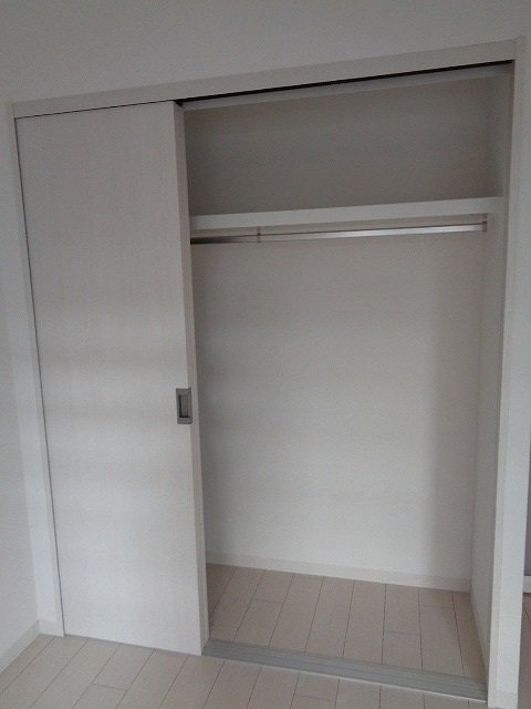 拡大写真:吹田市江坂町1丁目 4階406のクローゼット