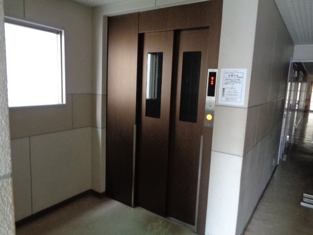 拡大写真：吹田市江坂町１丁目 4階406のエレベーター