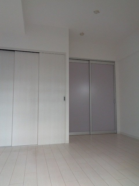 拡大写真:吹田市江坂町1丁目 4階406の収納反転タイプ(イメージ)