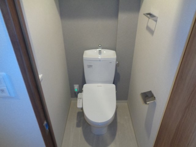 拡大写真：吹田市江坂町１丁目 2階204のトイレ