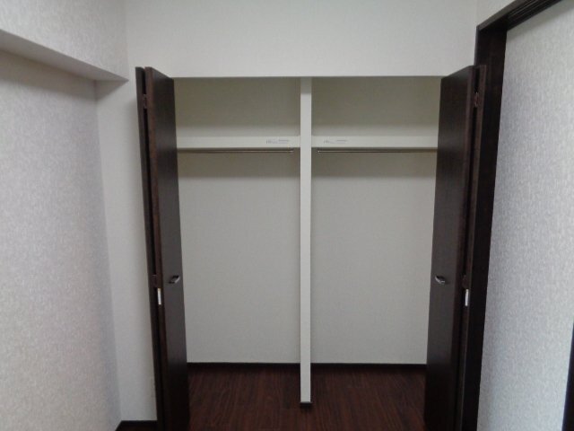 拡大写真：吹田市豊津町 10階1004の収納