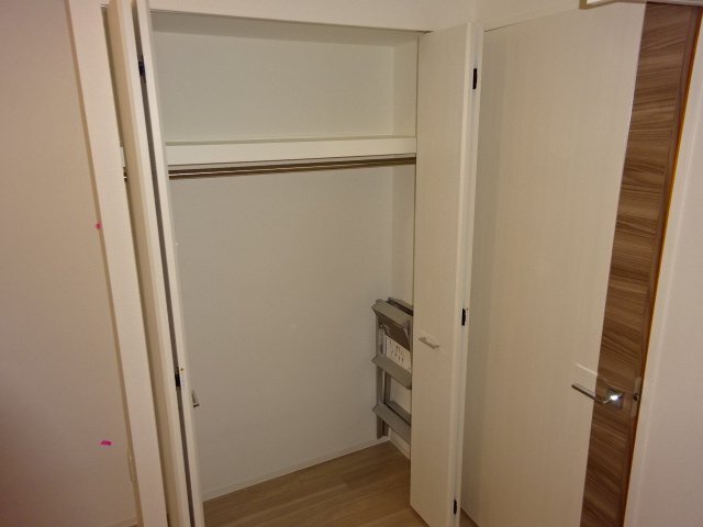 拡大写真：吹田市江坂町２丁目 12階1214の収納
