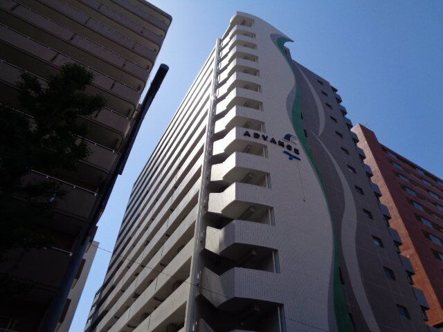拡大写真：吹田市江坂町２丁目 14階1407の外観写真（昼）