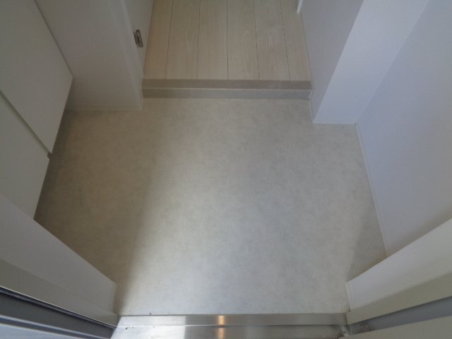 拡大写真：吹田市南金田１丁目 4階405の玄関