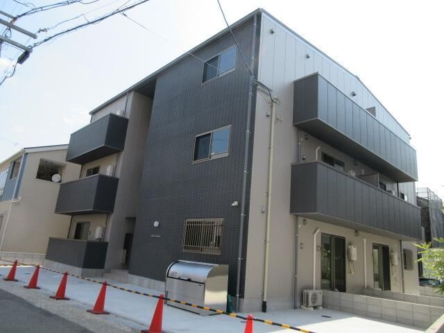 拡大写真：吹田市山手町２丁目 101の外観写真（昼）