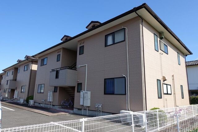 コーポユアーナD棟の外観
