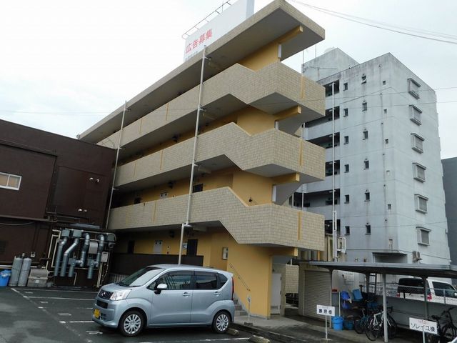 エステイト山城の外観