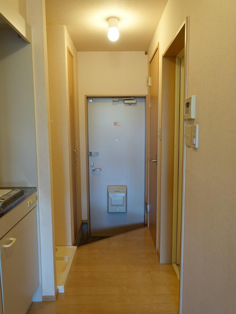 拡大写真:館Ⅱ 1階101の玄関