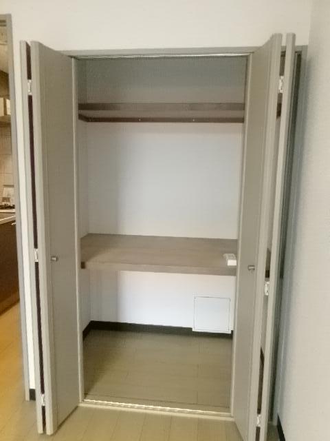 拡大写真：盛岡市大沢川原３丁目 3階312の収納