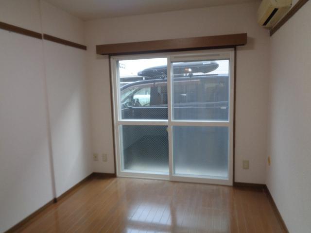 拡大写真：盛岡市上田２丁目 1階105の洋室