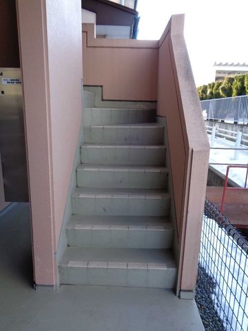拡大写真：盛岡市上田２丁目 1階105の外観写真（昼）