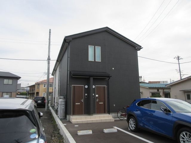 拡大写真：盛岡市長田町 1階101の外観写真（昼）