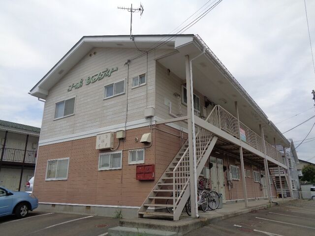拡大写真：盛岡市東安庭３丁目 2階203の外観写真（昼）