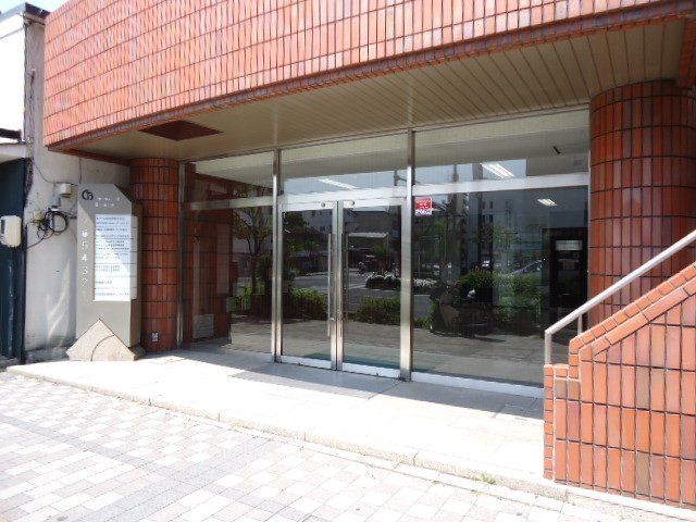 拡大写真：センチュリー富田町 4階403の外観写真（昼）