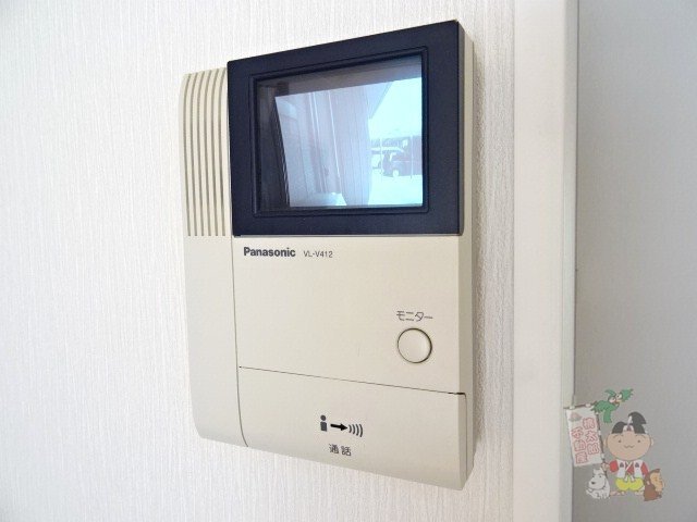 拡大写真:津倉町貸家 1階1のカメラ付インターホン
