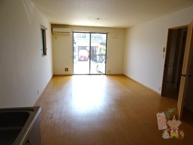 拡大写真:津倉町貸家 1階1のリビング