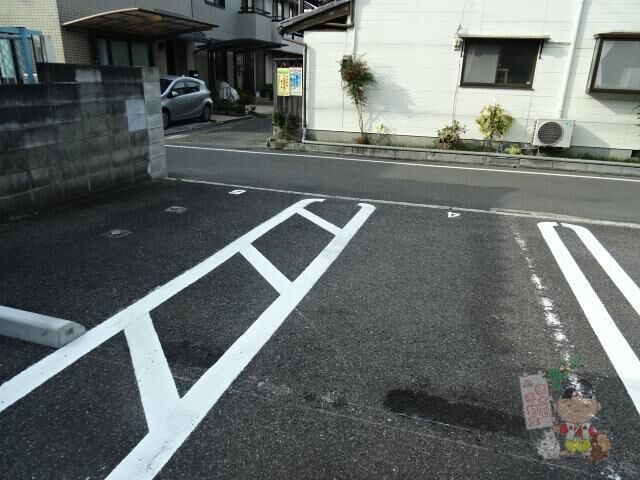 拡大写真：ピュア・ライフ 1階1の外観写真（昼）