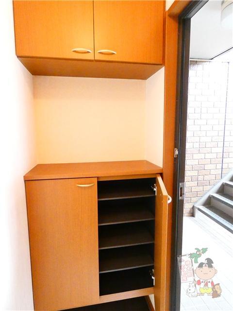 拡大写真:ストークシャトル B 1階1のシューズボックス