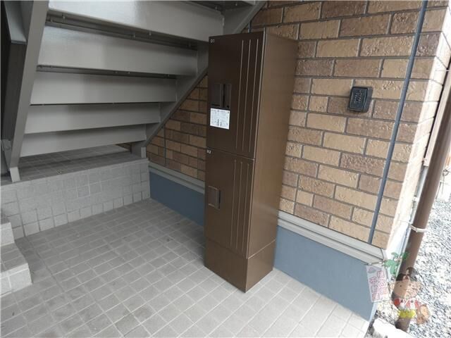 拡大写真:ストークシャトル B 1階1の外観写真(昼)