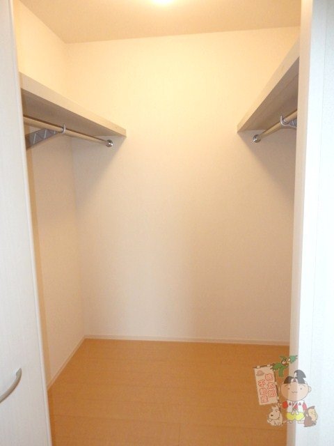 拡大写真:グランドソレイユ平野 1階1のウォークインクローゼット