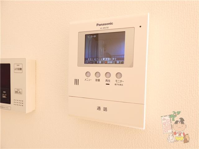 拡大写真:サンクラスト C 1階01のカメラ付インターホン