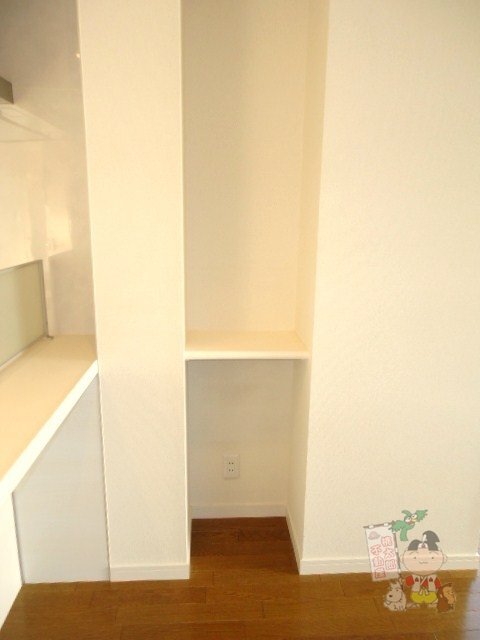 拡大写真:エルベ瓦町 5階03のLDK棚