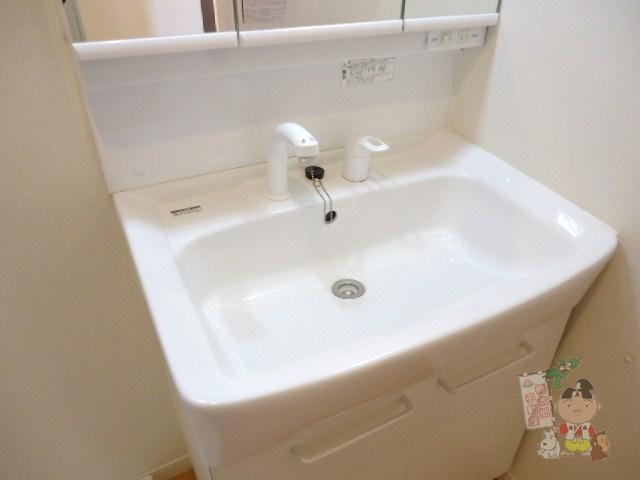 拡大写真:中山邸 1階Bの洗髪洗面化粧台