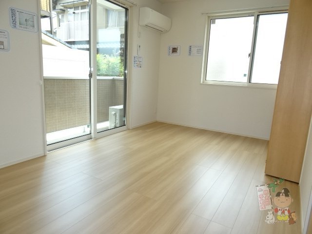 拡大写真:アルシオネ岡山駅西 1階01のリビング