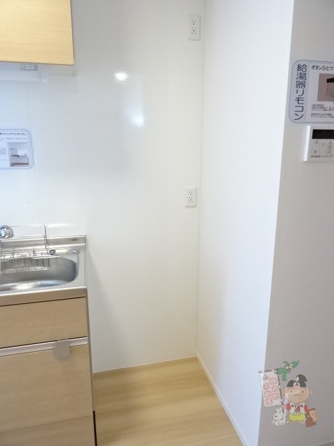 拡大写真:アルシオネ岡山駅西 1階01の冷蔵庫スペース