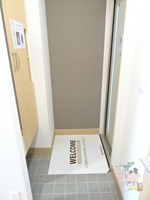 拡大写真:アルシオネ岡山駅西 1階01の玄関